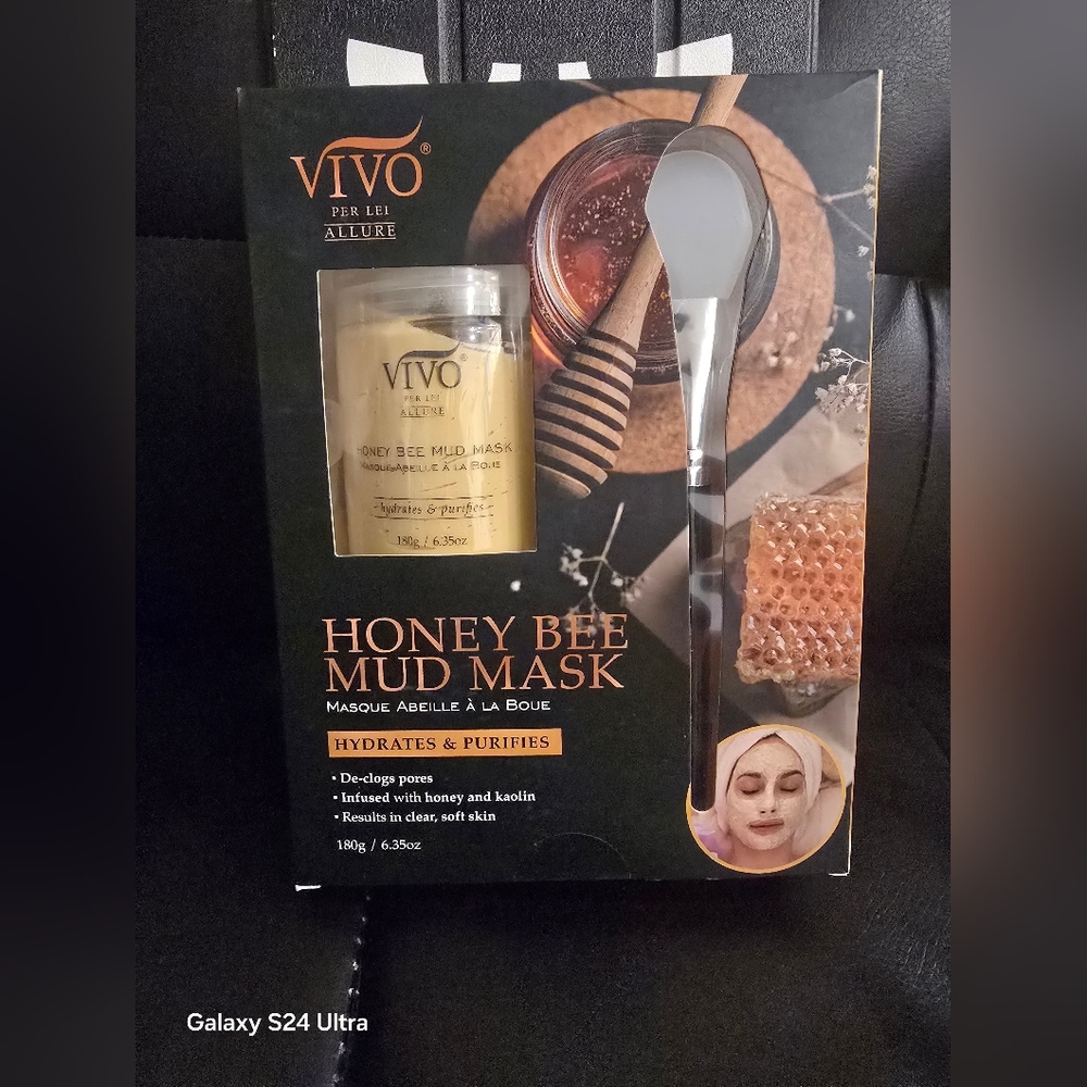 Vivo Honey Bee Mud Mask - Gold and Black